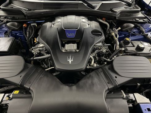 Used 2021 Maserati Ghibli S GranSport image 38