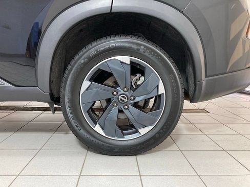Used 2025 Nissan Rogue SV AWD/4WD image 25