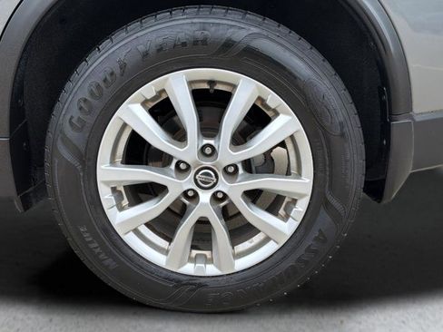Used 2020 Nissan Rogue SV FWD image 27