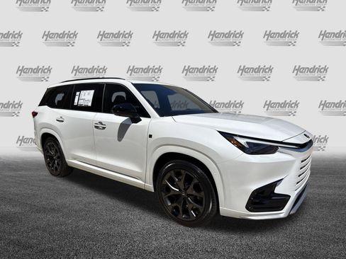 New 2025 Lexus TX 500h AWD image 2