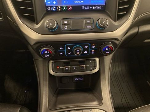 Certified 2023 GMC Acadia SLT w/ Elevation Edition image 13