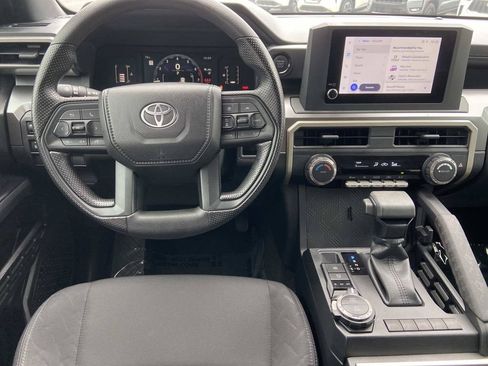 Used 2025 Toyota Tacoma SR5 AWD/4WD image 16