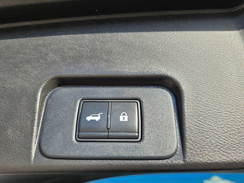 Used 2022 Nissan Rogue SL w/ SL Premium Package image 31