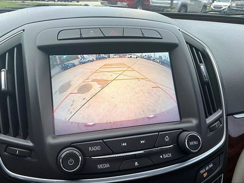 Used 2016 Buick Regal FWD image 22