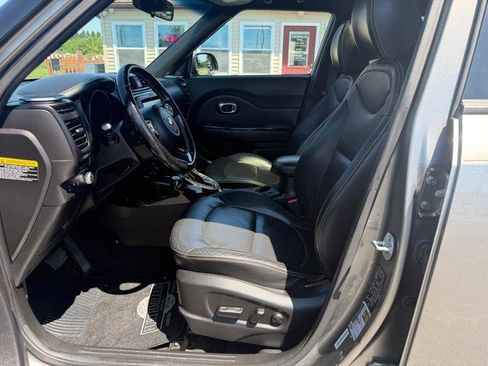 Used 2014 Kia Soul + w/ Primo Package FWD image 3
