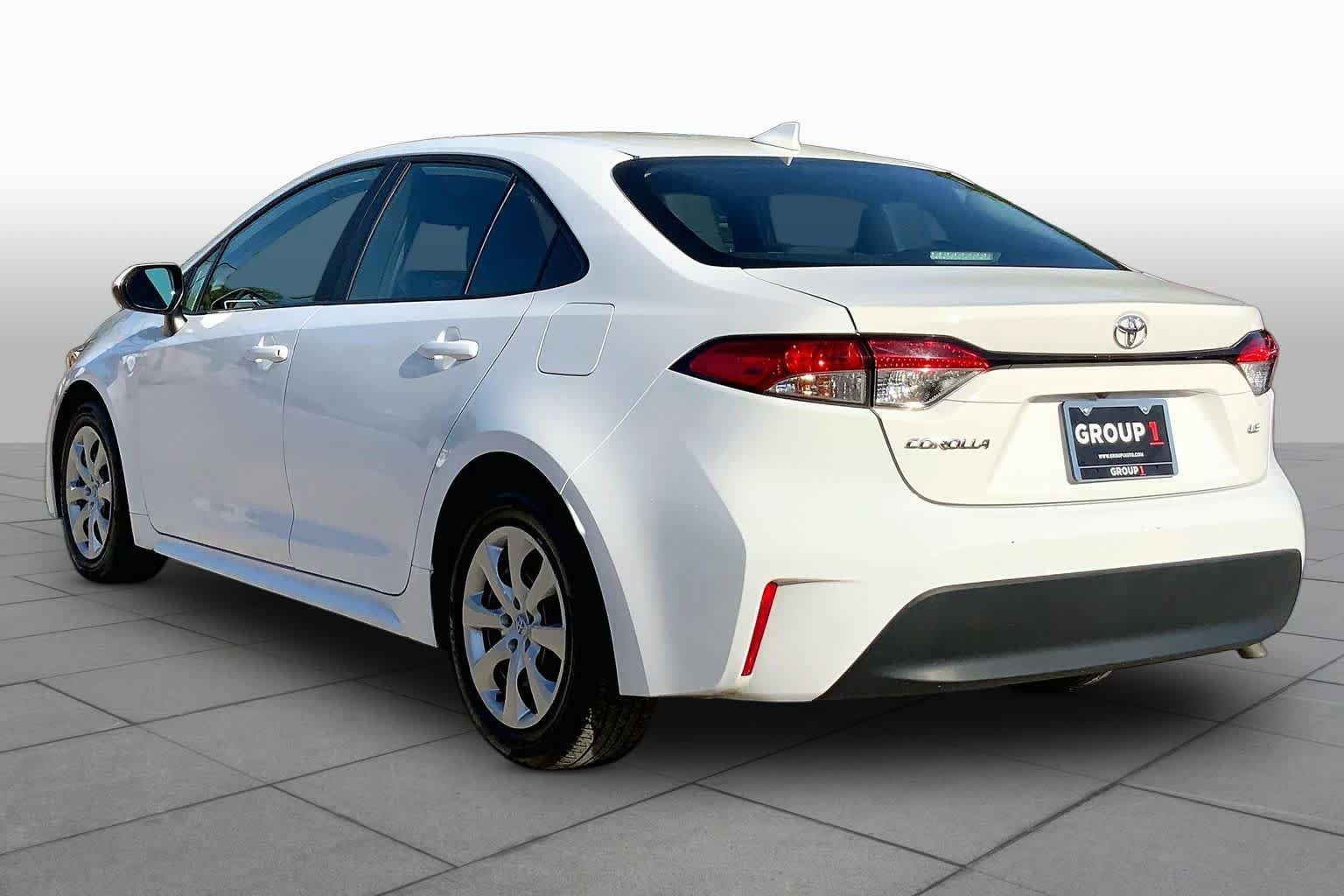 Used 2025 Toyota Corolla LE FWD image 12