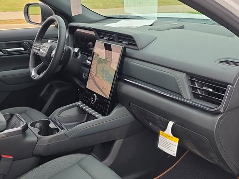 New 2026 GMC Terrain AT4 w/ Convenience Package III image 33