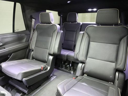 Used 2022 GMC Yukon SLT w/ SLT Premium Package AWD/4WD image 16