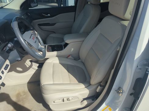 Used 2021 GMC Acadia Denali w/ Denali Technology Package FWD image 12