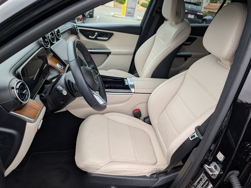 Used 2024 Mercedes-Benz GLC 300 image 2