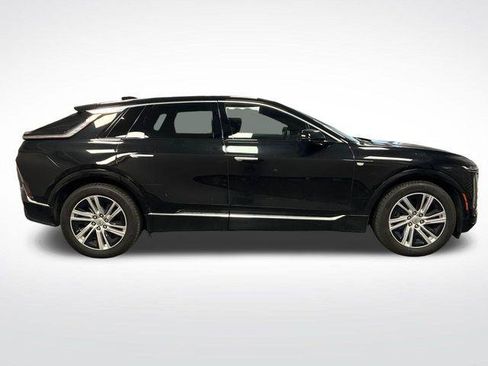 Certified 2024 Cadillac Lyriq Tech RWD image 38