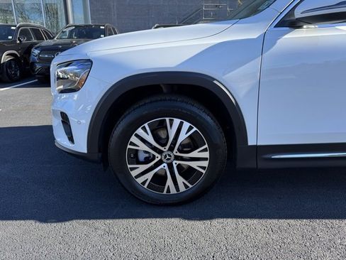 Used 2026 Mercedes-Benz GLB 250 4MATIC image 9