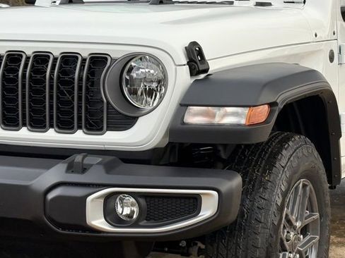 New 2026 Jeep Gladiator Sport AWD/4WD image 11