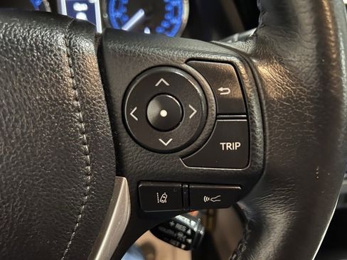 Used 2019 Toyota Corolla L image 30