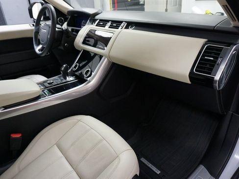 Used 2019 Land Rover Range Rover Sport HSE image 22