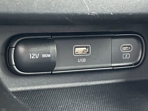 Used 2025 Kia Seltos S image 19