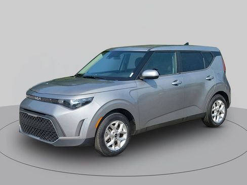 Used 2023 Kia Soul LX w/ Option Group 015 FWD image 7