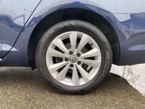 Used 2018 Volkswagen Golf S image 30