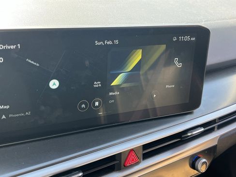 Used 2024 Kia Sorento S image 6