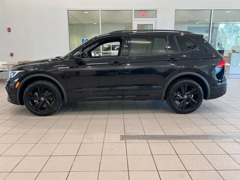 Used 2023 Volkswagen Tiguan SE R-Line AWD/4WD image 4