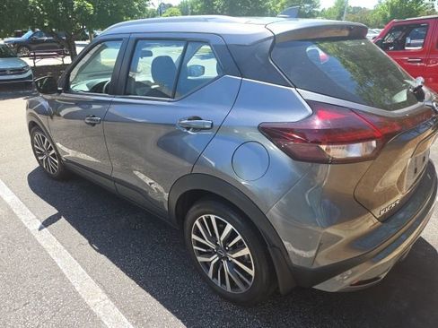 Used 2023 Nissan Kicks SV FWD image 3