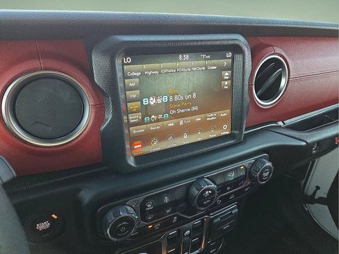 Used 2023 Jeep Wrangler Unlimited Rubicon 392 image 15