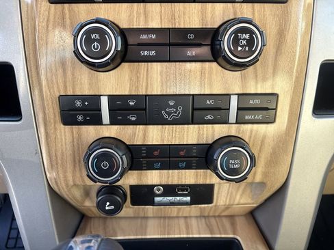 Used 2011 Ford F150 Lariat w/ Lariat Chrome Pkg image 18