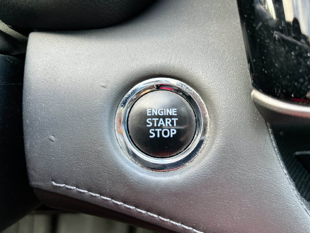 Used 2022 Toyota Highlander XLE FWD image 18