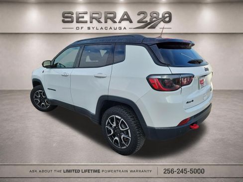 Used 2025 Jeep Compass Trailhawk AWD/4WD image 7
