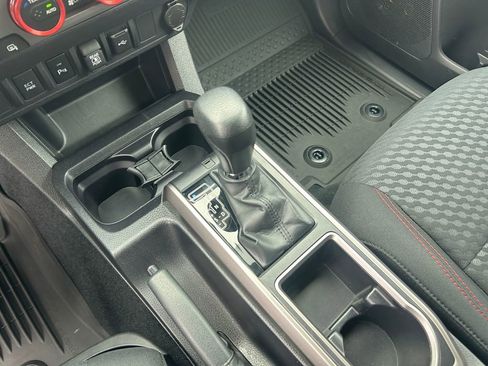 Used 2022 Toyota Tacoma SR5 image 20