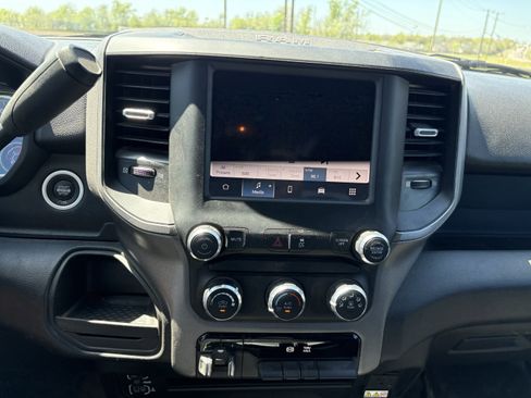 Used 2021 RAM 2500 Tradesman w/ Chrome Appearance Group AWD/4WD image 18