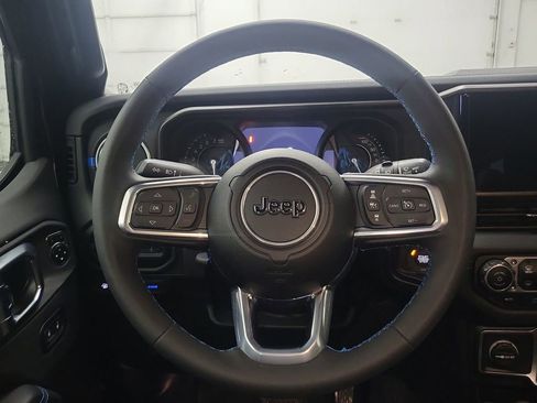 Used 2024 Jeep Wrangler High Altitude image 12