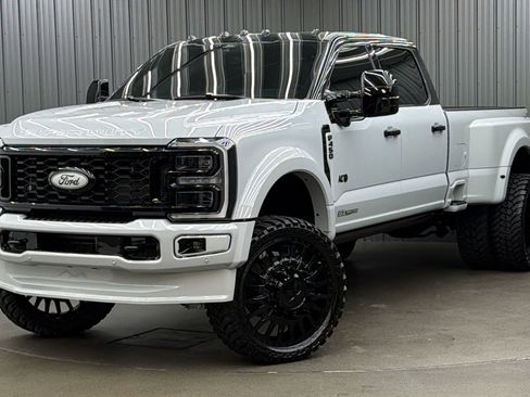 Used 2026 Ford F450 Platinum w/ Platinum Plus Package AWD/4WD image 1
