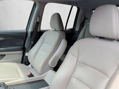 Used 2019 Honda Ridgeline RTL image 11