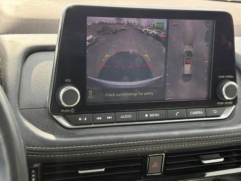 Used 2021 Nissan Rogue SV w/ Premium Package image 8