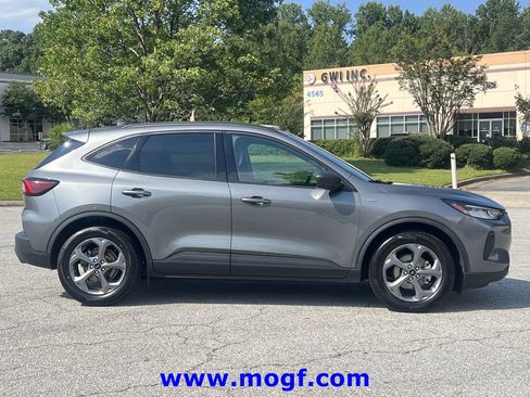 Certified 2025 Ford Escape ST-Line FWD image 26