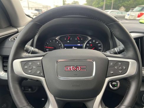 Used 2022 GMC Terrain SLT w/ Tech Package FWD image 14