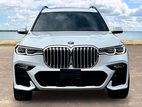 Used 2021 BMW X7 xDrive40i w/ M Sport Package AWD/4WD image 2