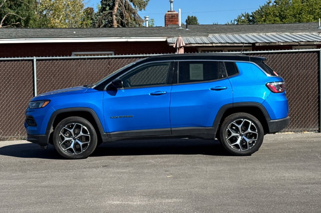 Used 2025 Jeep Compass Limited AWD/4WD image 10