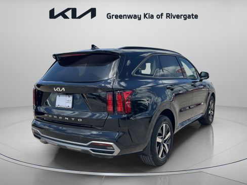 Used 2022 Kia Sorento S FWD image 5
