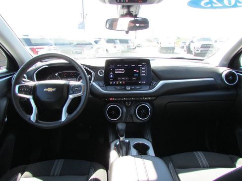 Used 2025 Chevrolet Blazer LT FWD image 20