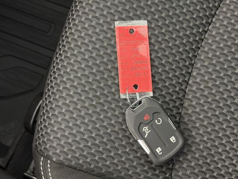 Used 2023 GMC Terrain SLE w/ Driver Convenience Package image 32