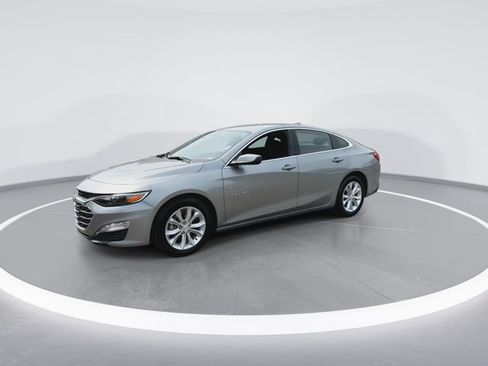 Used 2025 Chevrolet Malibu LT FWD image 4