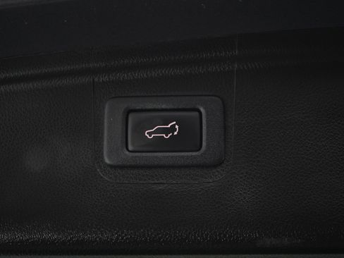 Used 2018 Subaru Outback 2.5i Limited AWD/4WD image 18