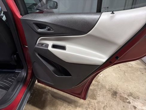 Used 2018 Chevrolet Equinox LT image 19