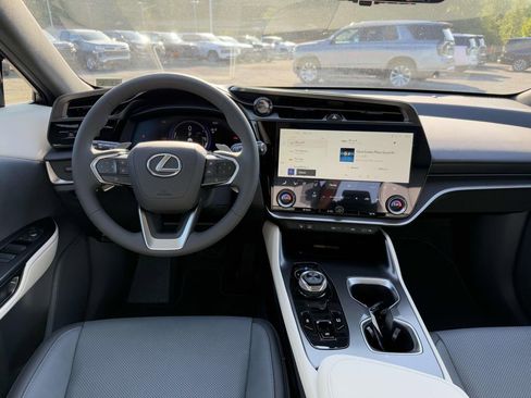 Used 2025 Lexus RZ 450e image 8