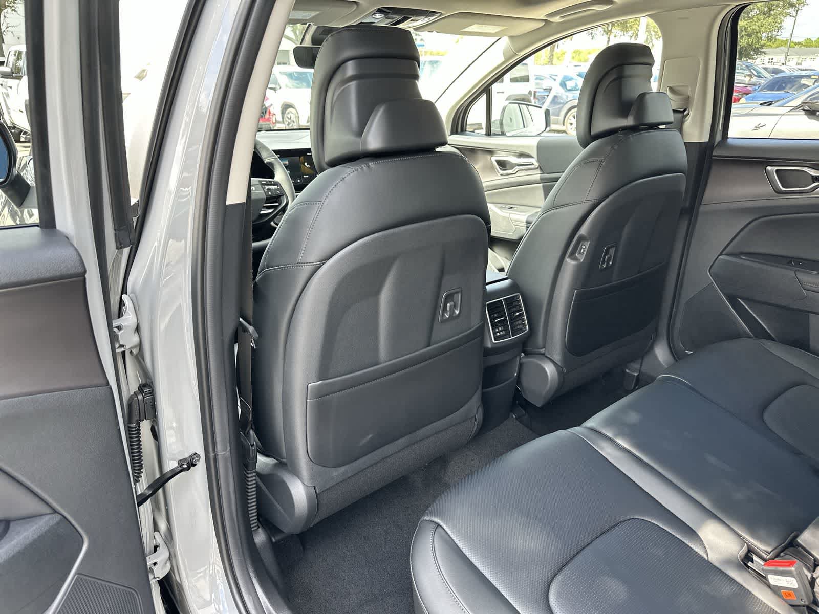 Used 2026 Kia Sportage EX w/ EX Panorama Roof Package FWD image 17