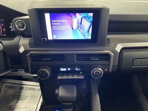 Used 2025 Toyota 4Runner SR5 image 24