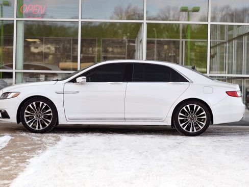 Used 2017 Lincoln Continental Reserve w/ Climate Package image 4