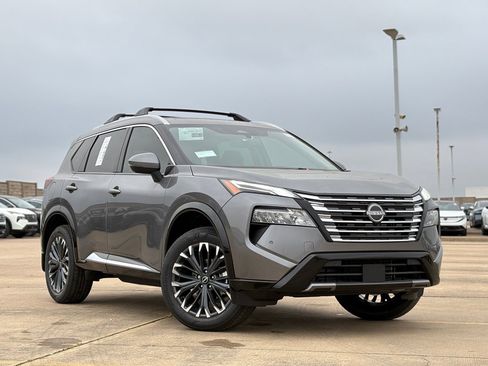 New 2026 Nissan Rogue Platinum image 2